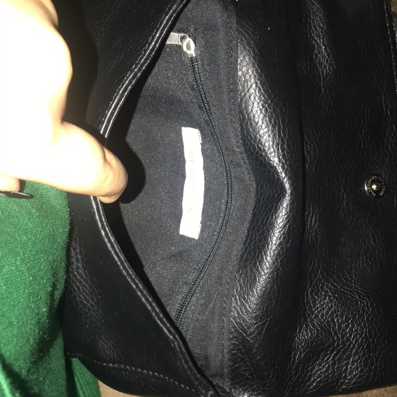 BLACK KENNETH COLE CROSSBODY - Picture 3 of 4